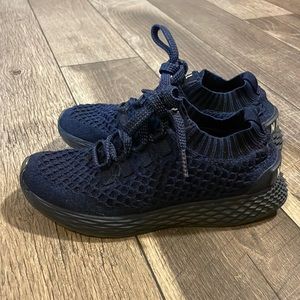 Women’s Navy Knit Runners